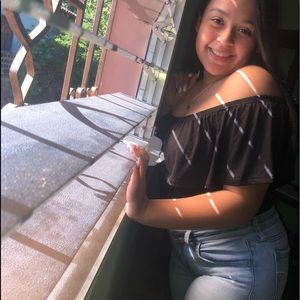 Meet your Posher, Ivannia